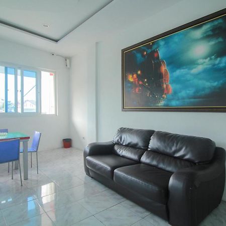 Oyo 1825 Marcopolo Homestay Pekanbaru Exteriér fotografie