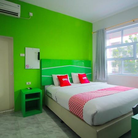 Oyo 1825 Marcopolo Homestay Pekanbaru Exteriér fotografie