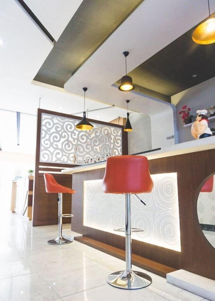 Oyo 1825 Marcopolo Homestay Pekanbaru Exteriér fotografie