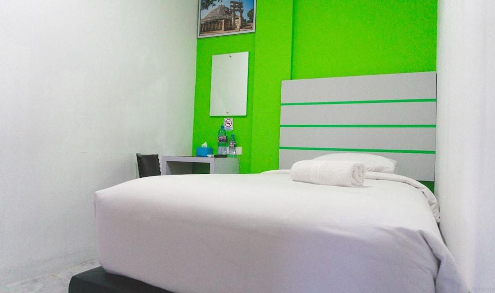 Oyo 1825 Marcopolo Homestay Pekanbaru Exteriér fotografie