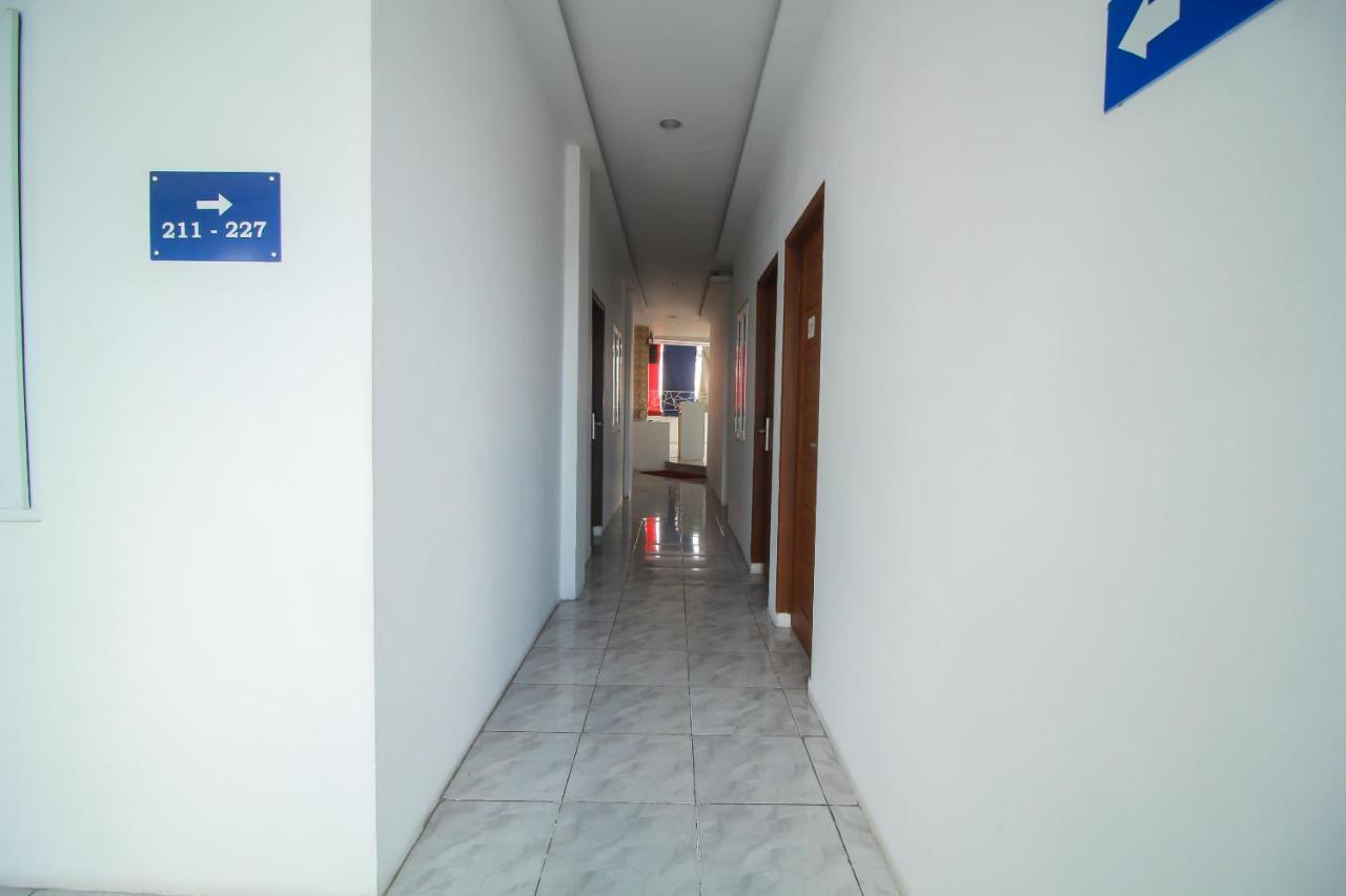 Oyo 1825 Marcopolo Homestay Pekanbaru Exteriér fotografie