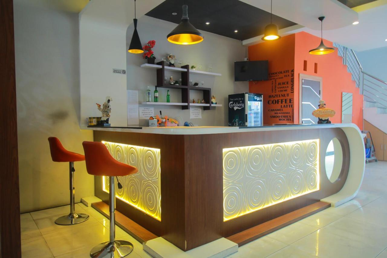 Oyo 1825 Marcopolo Homestay Pekanbaru Exteriér fotografie