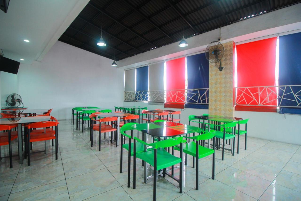Oyo 1825 Marcopolo Homestay Pekanbaru Exteriér fotografie